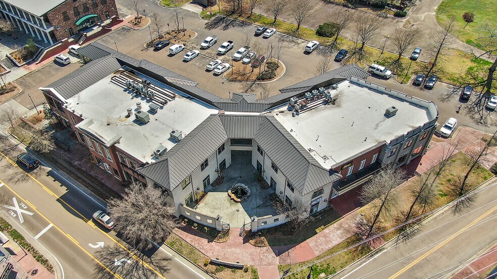 More Photos Of 113-115 W Jackson Ave, Ridgeland Unknown For Lease