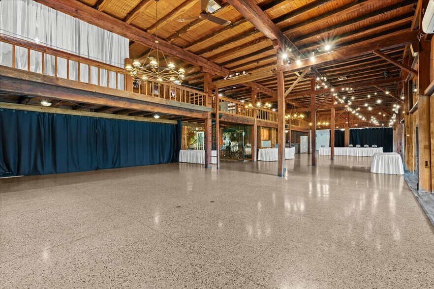 More Photos Of 9512 E Lippincott Blvd, Davison Golf Course Driving Range For Sale