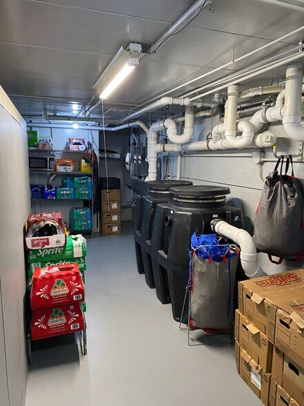 More Photos Of 930 W Illinois Ave, Aurora Freestanding For Sale