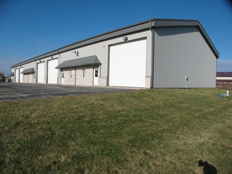More Photos Of 21757 S Center Ave, New Lenox Warehouse For Lease