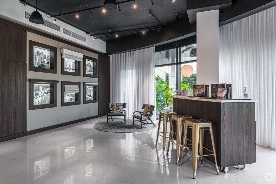 More Photos Of 1855 Griffin Rd, Dania Beach Office Residential For Lease