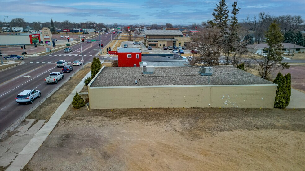 More Photos Of 411 S State St, Fairmont Light Distribution For Sale