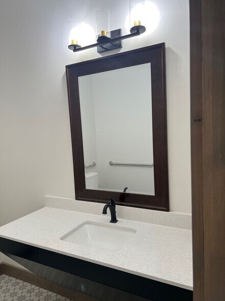 More Photos Of 385 Creek Rd, Dripping Springs Loft Creative Space For Sale