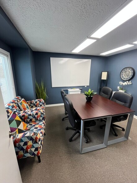 More Photos Of 661 S Main St, Bellefontaine Medical For Lease