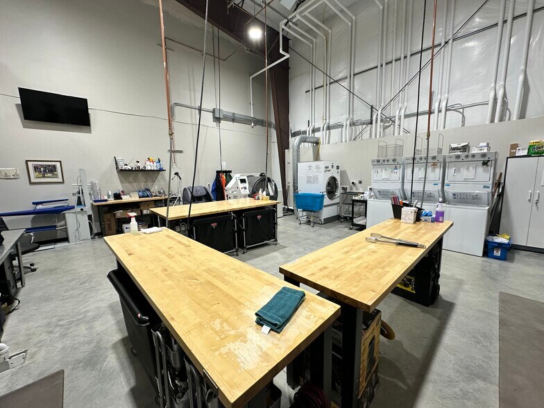 More Photos Of 1450 S 32nd St W, Billings Warehouse For Sale