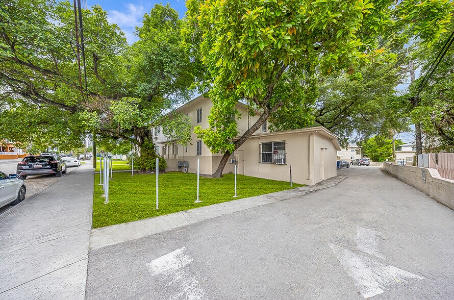 More Photos Of 931 SW 3rd St, Miami Apartments For Sale