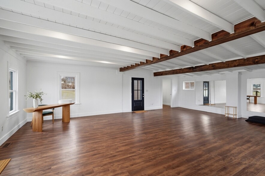More Photos Of 520 N Broadway St, Lebanon Storefront For Sale