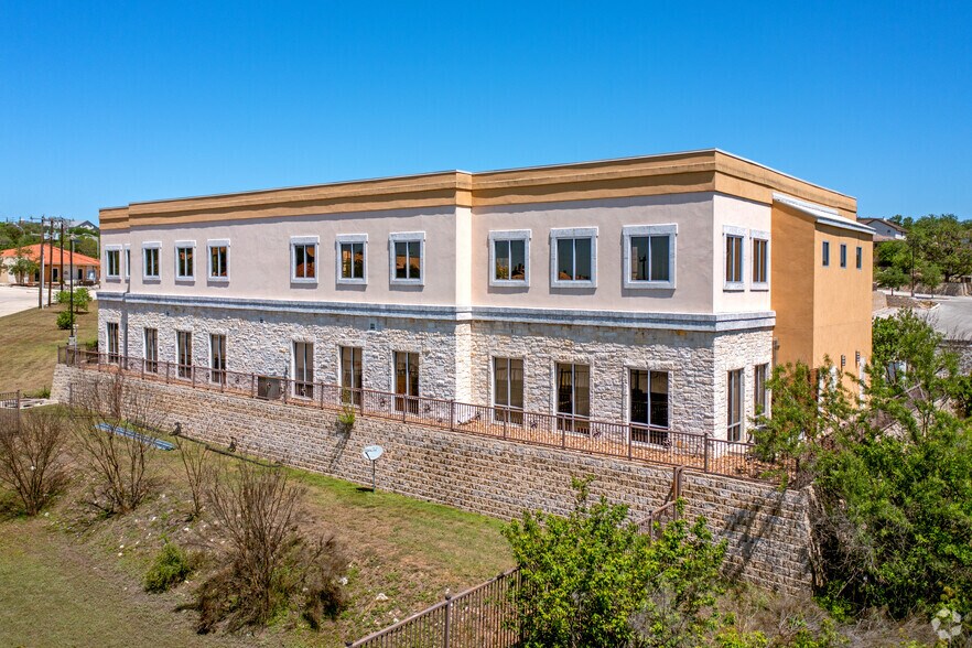 More Photos Of 818 Knights Cross Dr, San Antonio Medical For Lease
