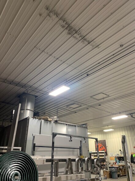 More Photos Of 8635 Hollander Dr, Franksville Manufacturing For Lease