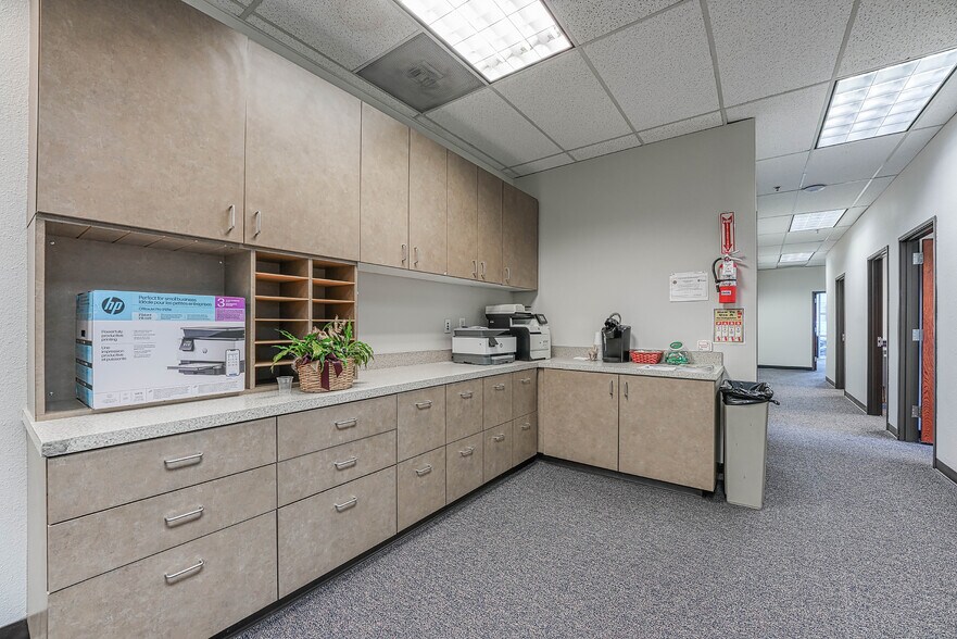 More Photos Of 4201 NE 66th Ave, Vancouver Office For Lease