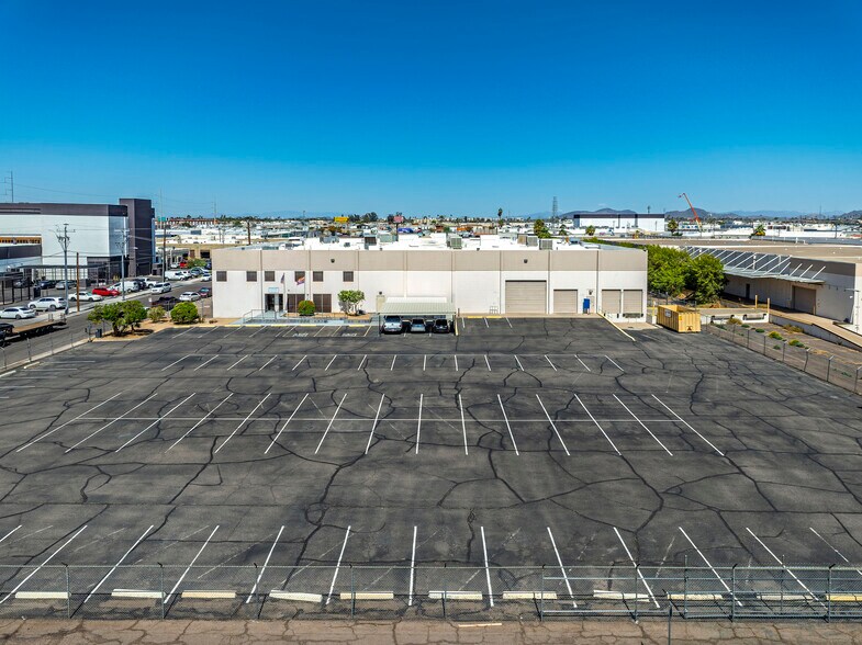 More Photos Of 2950 W Catalina Dr, Phoenix Manufacturing For Sale