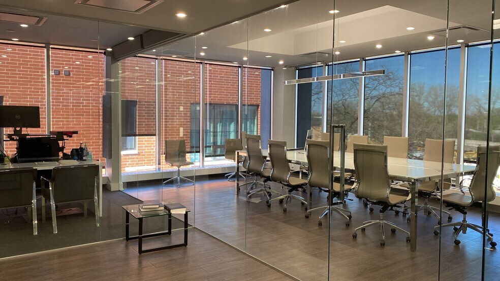 More Photos Of 6232 N Pulaski Rd, Chicago Office For Sale