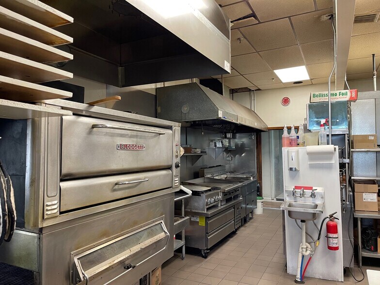 More Photos Of 20 Main St, Henniker Restaurant For Sale