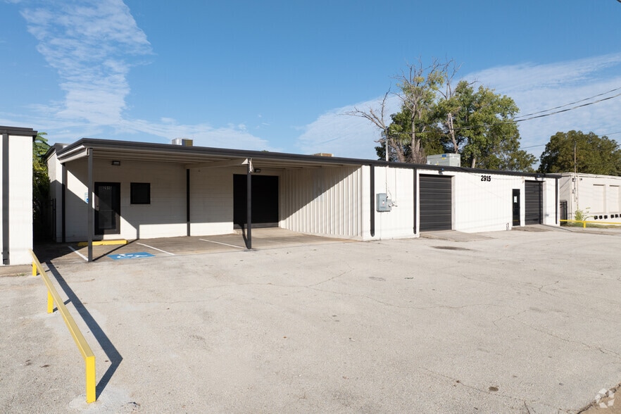 More Photos Of 2911 Edith Ln, Haltom City Unknown For Lease