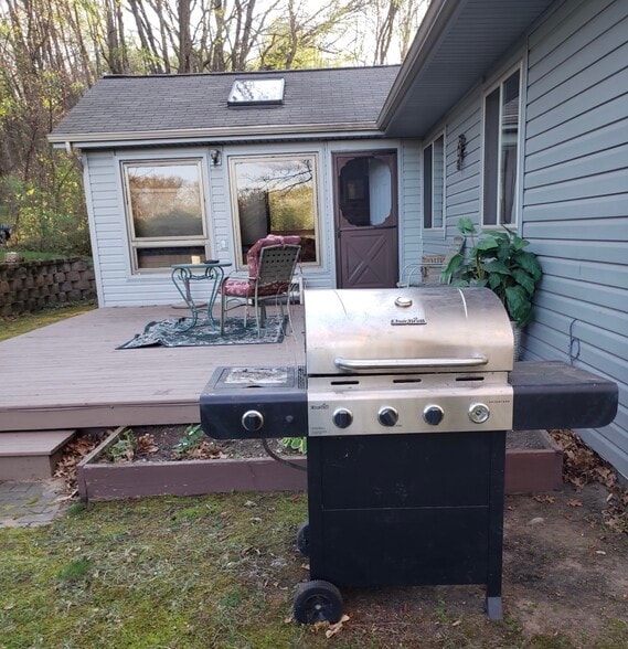More Photos Of 12227-12229 Seymour Rd, Grass Lake Restaurant For Sale