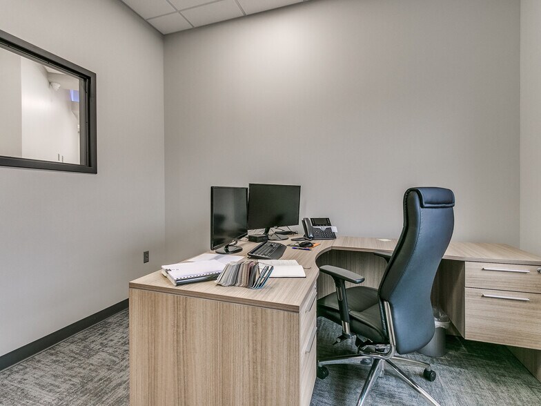 More Photos Of 8890 S Sunnylane Rd, Oklahoma City Flex For Sale