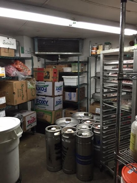 More Photos Of 690 Old Ca-58, Barstow Restaurant For Sale