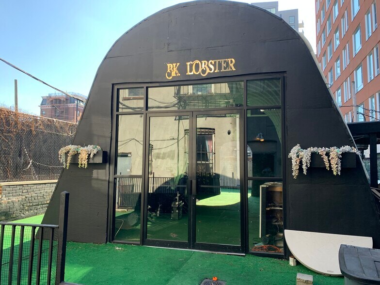 More Photos Of 572 Myrtle Ave, Brooklyn Storefront Retail Office For Lease