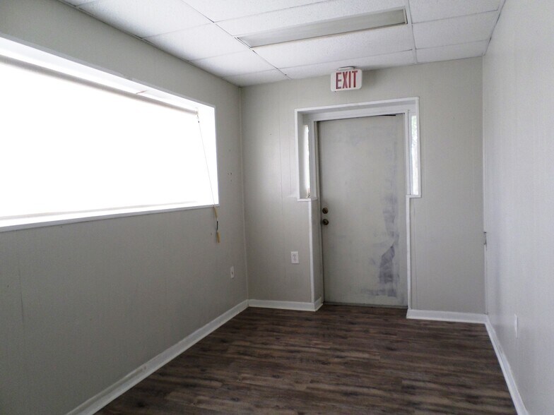 More Photos Of 20540 E Pennsylvania Ave, Dunnellon Flex For Sale