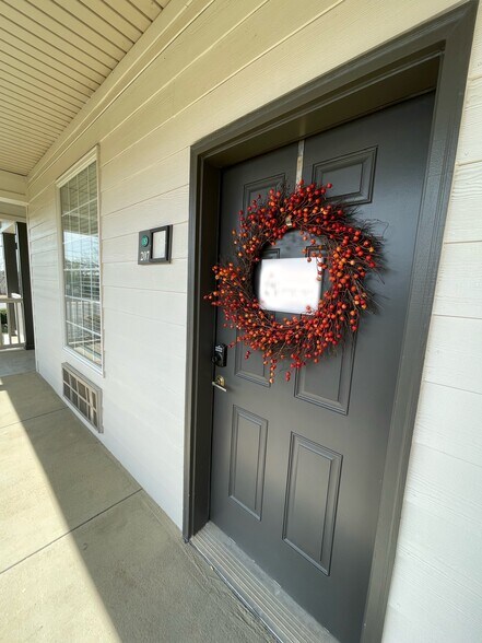 More Photos Of 6478 Putnam Ford Dr, Woodstock Office For Lease