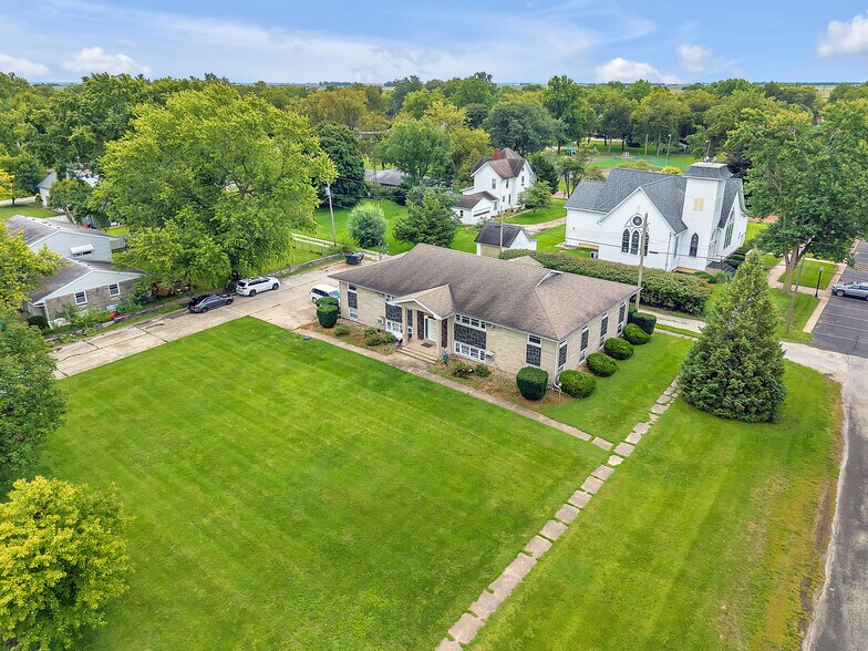 More Photos Of 100 E Market St, Piper City Apartments For Sale