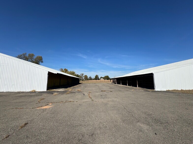 More Photos Of 3436 W 60th St N, Porter Distribution For Sale