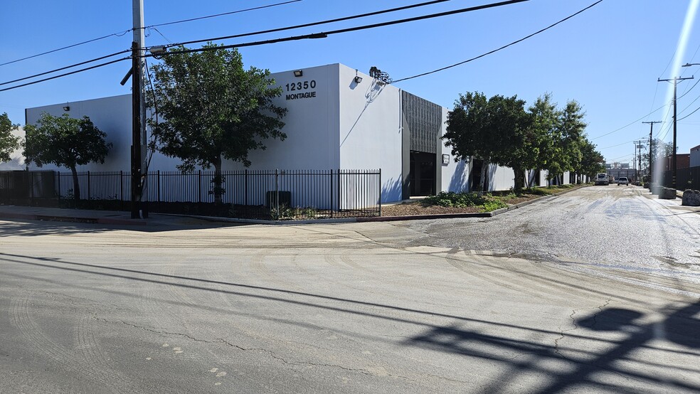 More Photos Of 12350 Montague St, Pacoima Light Manufacturing For Sale