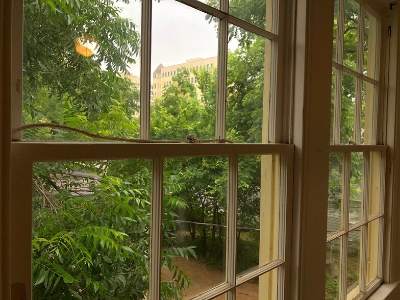 More Photos Of 603 W 14th St, Austin Office For Lease