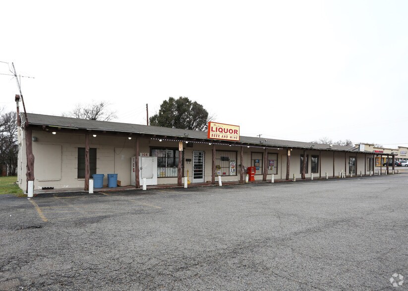 More Photos Of 4614-4622 Highway 377, Benbrook Freestanding For Lease
