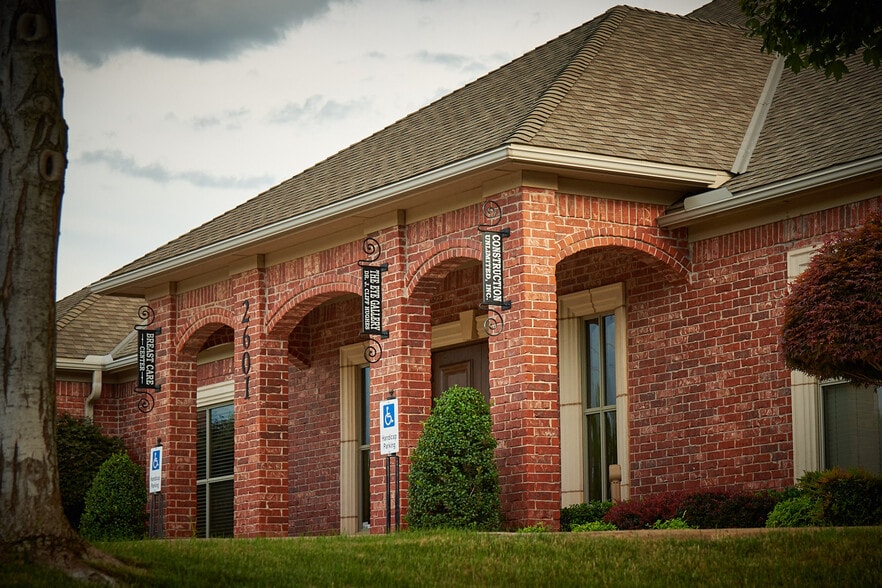 More Photos Of 2609 119th St, Oklahoma City Medical For Lease