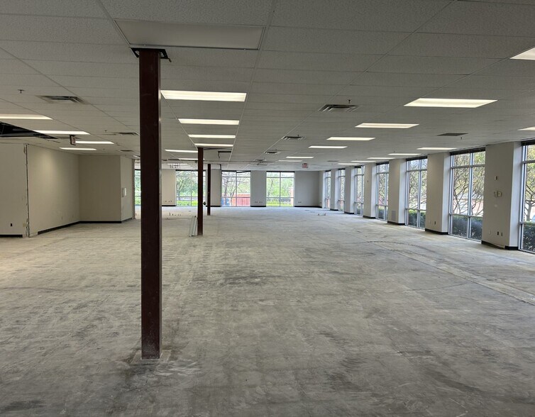More Photos Of 2550 SW Grapevine Pky, Grapevine Office For Lease