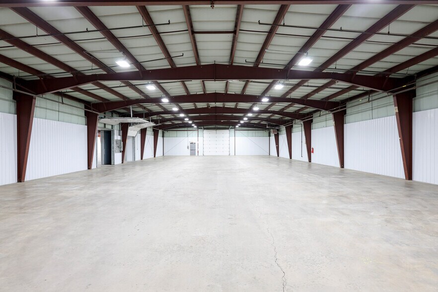 More Photos Of 2001 1st Ave N, Fargo Warehouse For Lease