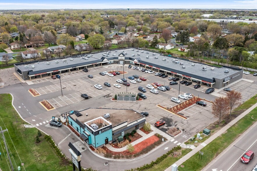 More Photos Of 8401-8471 W Broadway Ave, Brooklyn Park Unknown For Lease