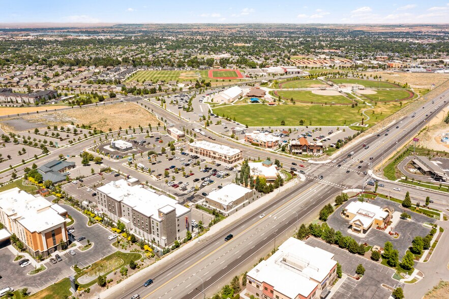 More Photos Of 3601 Plaza Way, Kennewick Storefront Retail Office For Lease