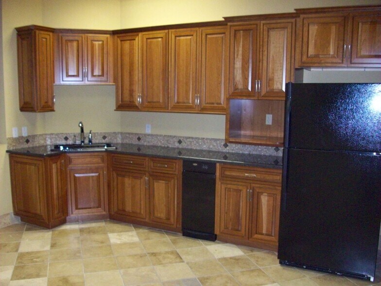 More Photos Of 1440 Jet Stream Dr, Henderson Airplane Hangar For Sale