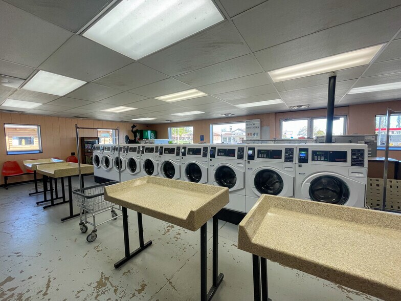 More Photos Of 232 Center St, Monticello Specialty For Sale