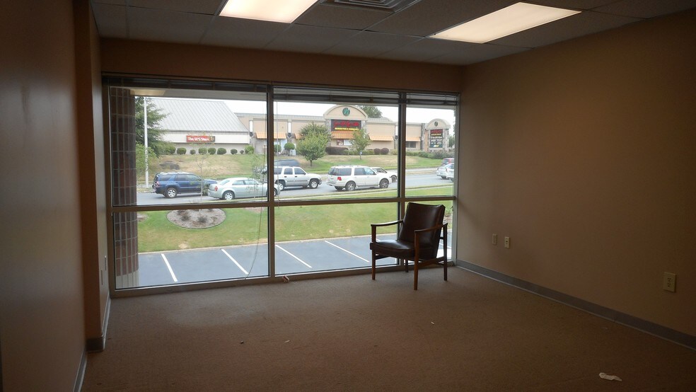 More Photos Of 2504 Mccain Blvd, North Little Rock Office For Lease