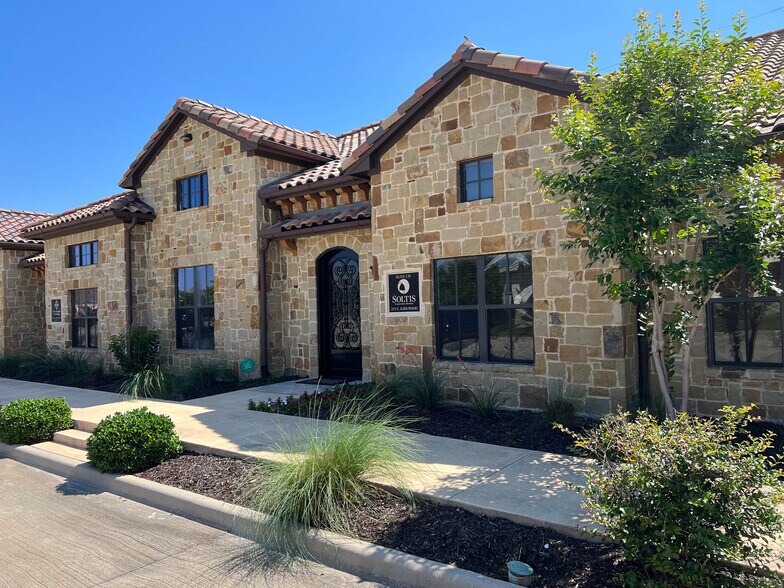 More Photos Of 2131 E Kirkwood Blvd, Southlake Office For Lease