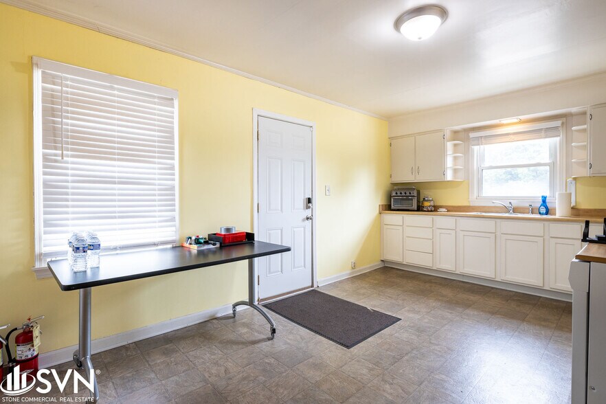 More Photos Of 331 Versailles Rd, Frankfort Office For Sale