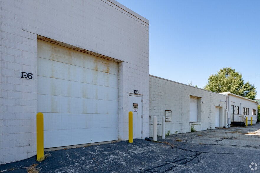 More Photos Of 612 E Lake St, Lake Mills Industrial For Sale