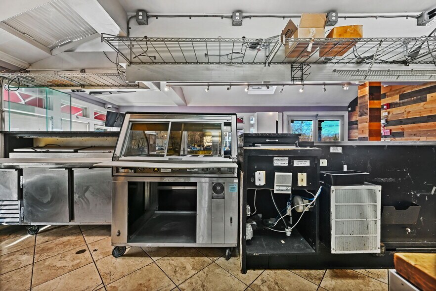 More Photos Of 364 W Putnam Ave, Greenwich Office For Lease
