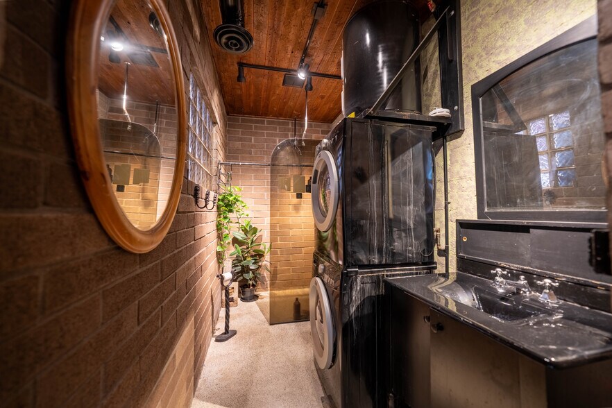 More Photos Of 1109 Grand Ave, Phoenix Storefront For Sale