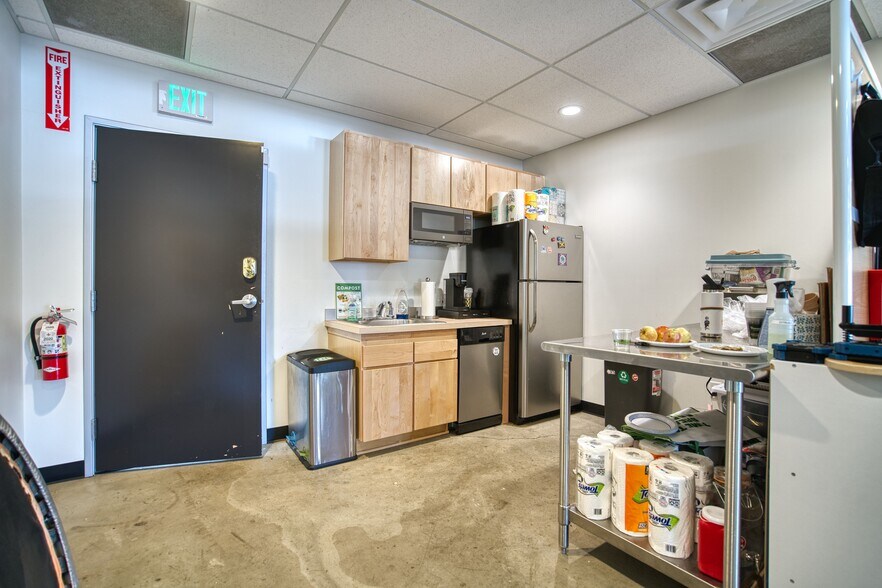 More Photos Of 3020 Carbon Pl, Boulder Office For Sale