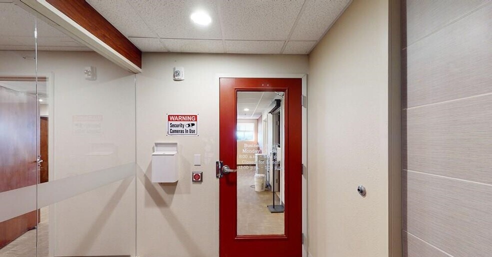 More Photos Of 140 Central Main St, Pueblo Hotel For Lease