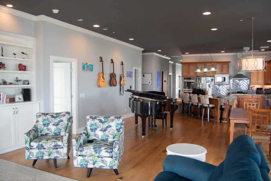 More Photos Of 312 Carolina Beach Ave N, Carolina Beach Office For Sale