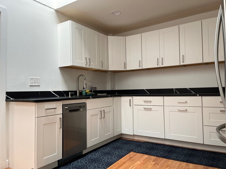 More Photos Of 114 Washington St, Norwalk Office For Sale