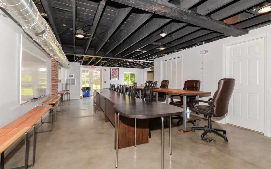 More Photos Of 1249 Paterson Plank Rd, Secaucus Office Residential For Lease
