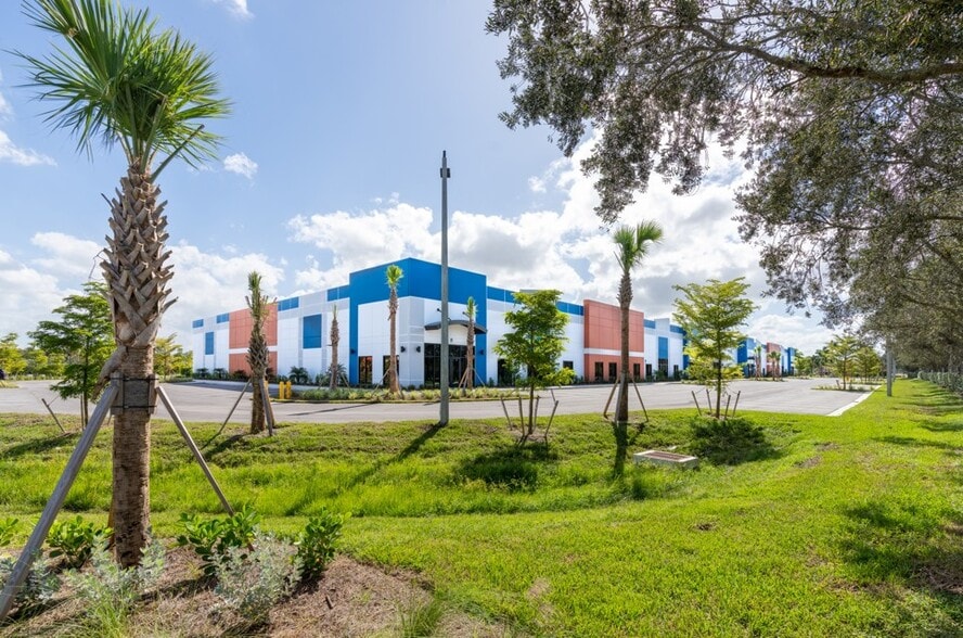 Primary Photo Of 16091 Parallel, Fort Myers Unknown For Lease