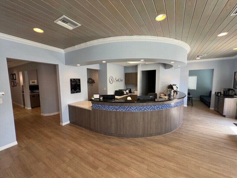 More Photos Of 13135 Kings Lake Dr, Gibsonton Medical For Lease