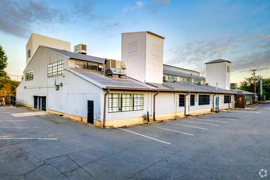 More Photos Of 619 S Cedar St, Charlotte Loft Creative Space For Lease